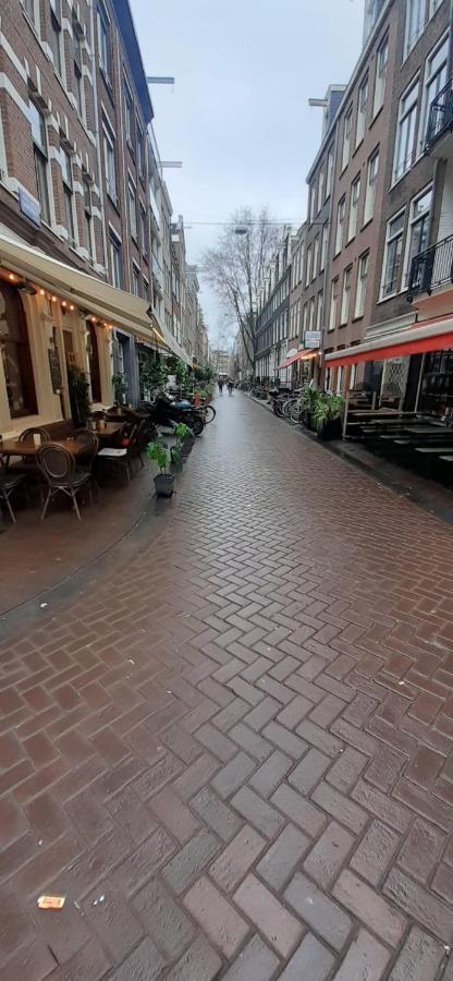 Charlotte, Not For Parties, Not A Hotel, Room With Shared Bathroom, No Kitchen Amsterdam Exterior photo